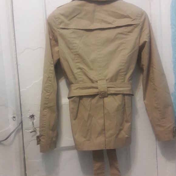 SHORT JACKET  DESIGNED  ITALY. - Picture 3 of 8